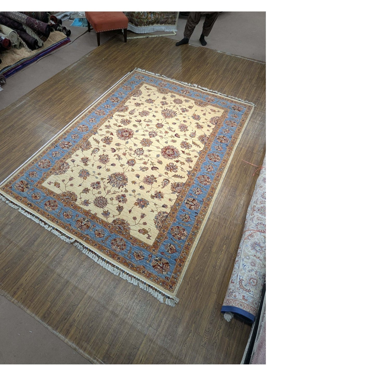 Persian Isfahan Floral Rug – 6.8' x 9'