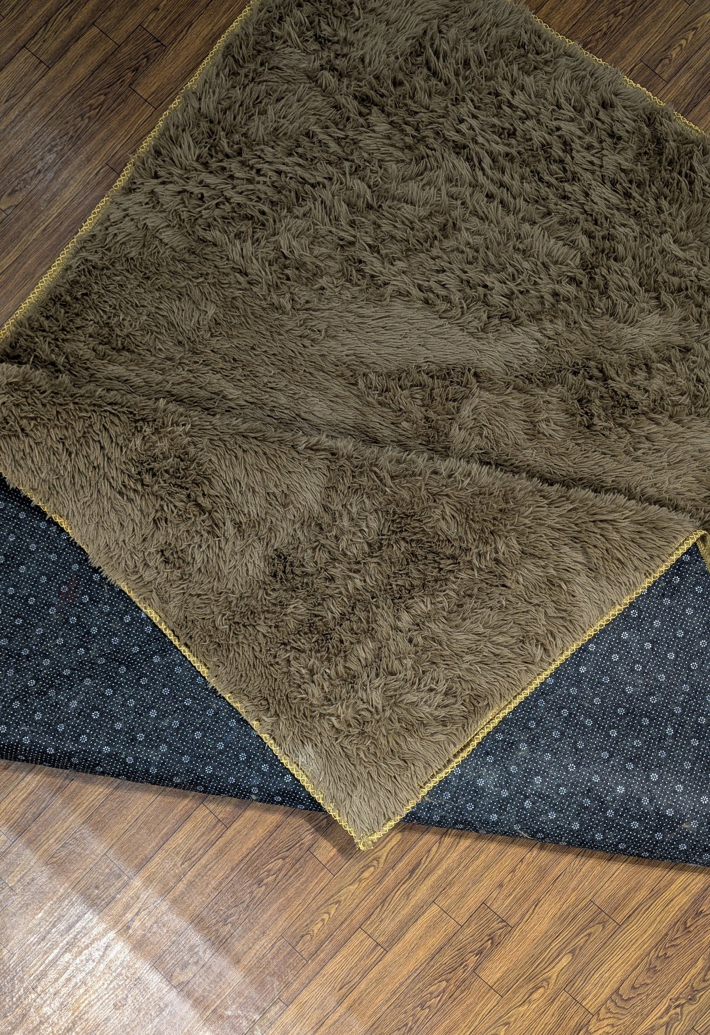 5x7 shagy, Anti slip back, Durable threads Golden Brown color